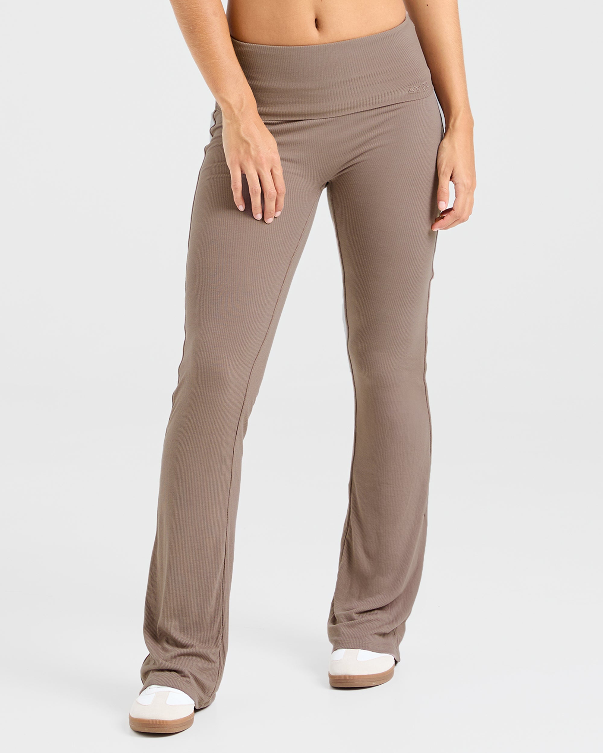 Pantaloni a Caviglia Larga con Fodera a Costine - Mocha