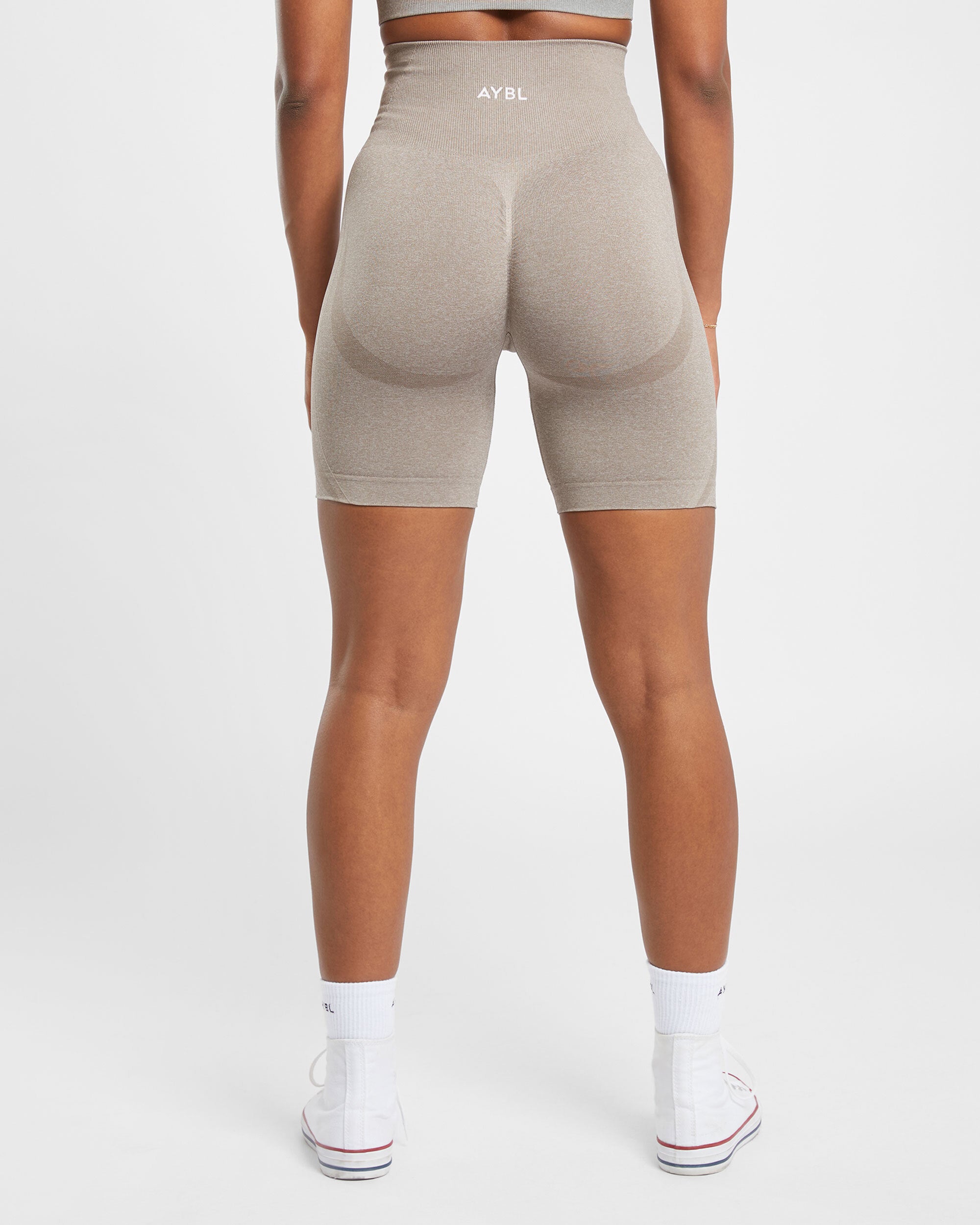 Abbraccia il ciclismo senza interruzioni con questi pantaloncini - Taupe Marl