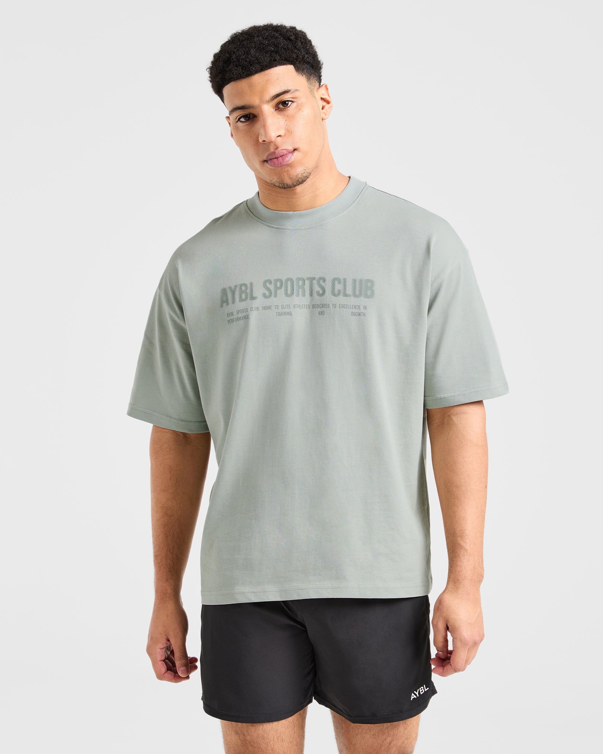 T-shirt Oversized con Stampa a Puntini del Sports Club - Verde Nebbia