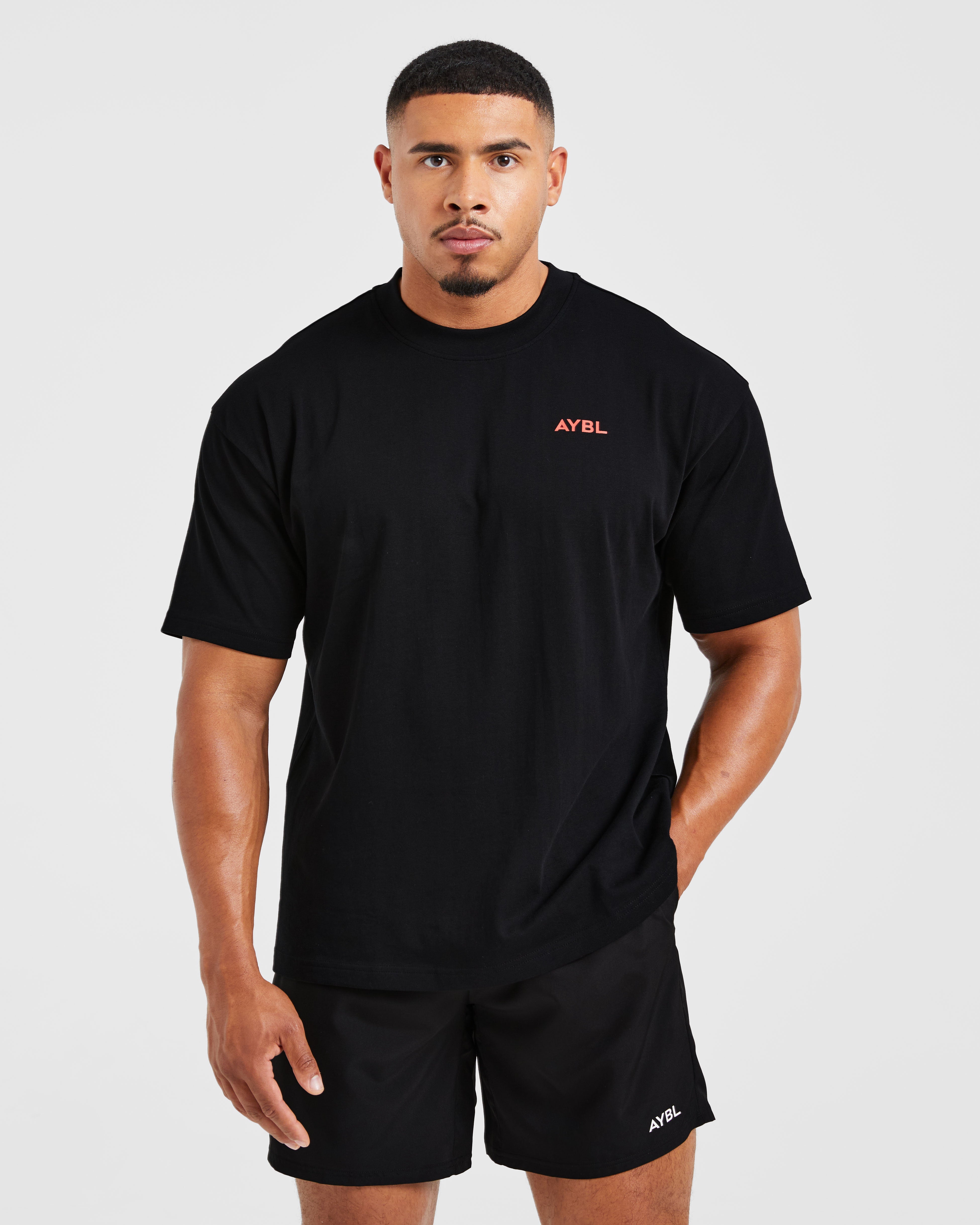 T-shirt Oversized Essenziale - Nero/Rosso