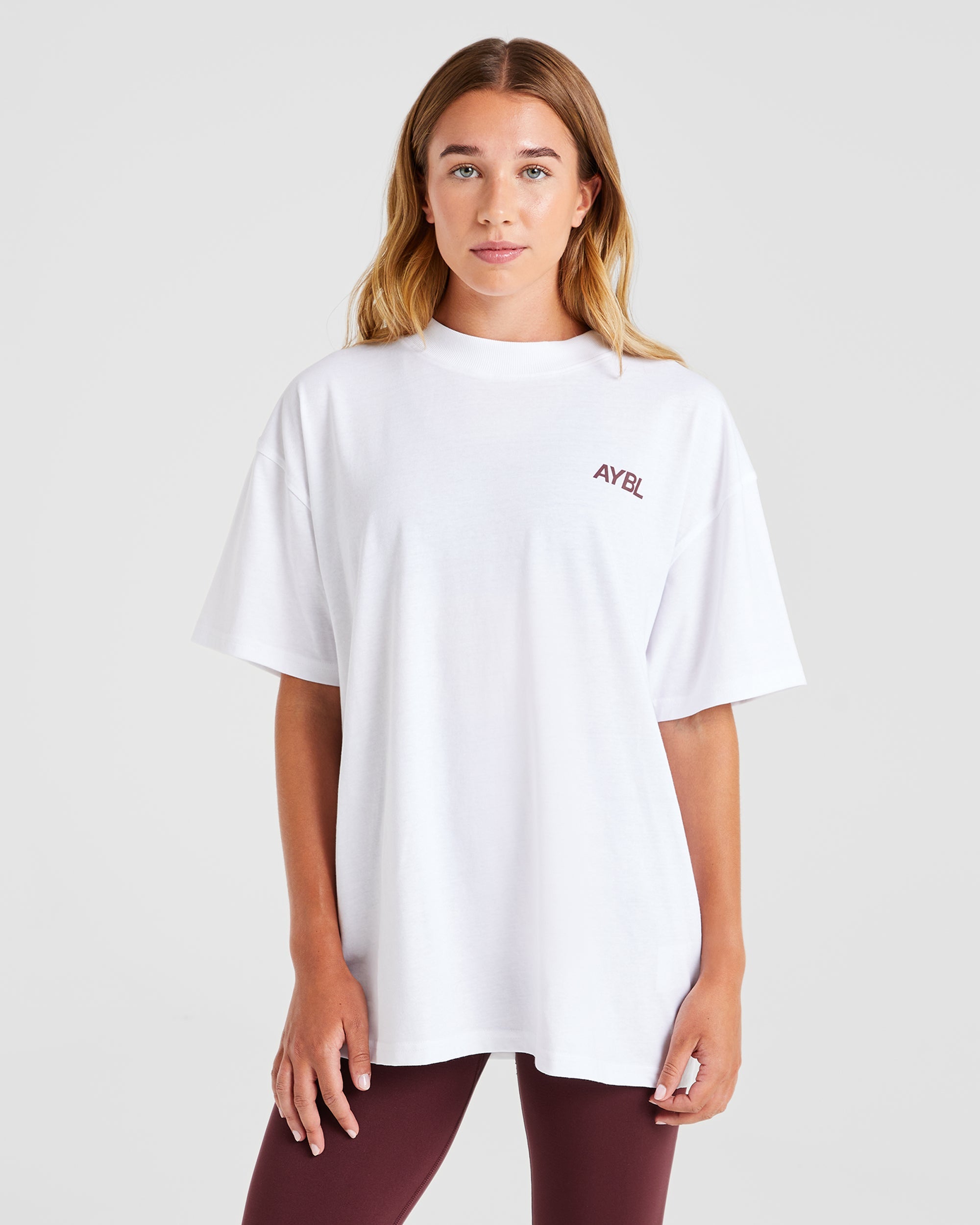 T-shirt oversize AYBL Sports Club - Bianco/Borgogna
