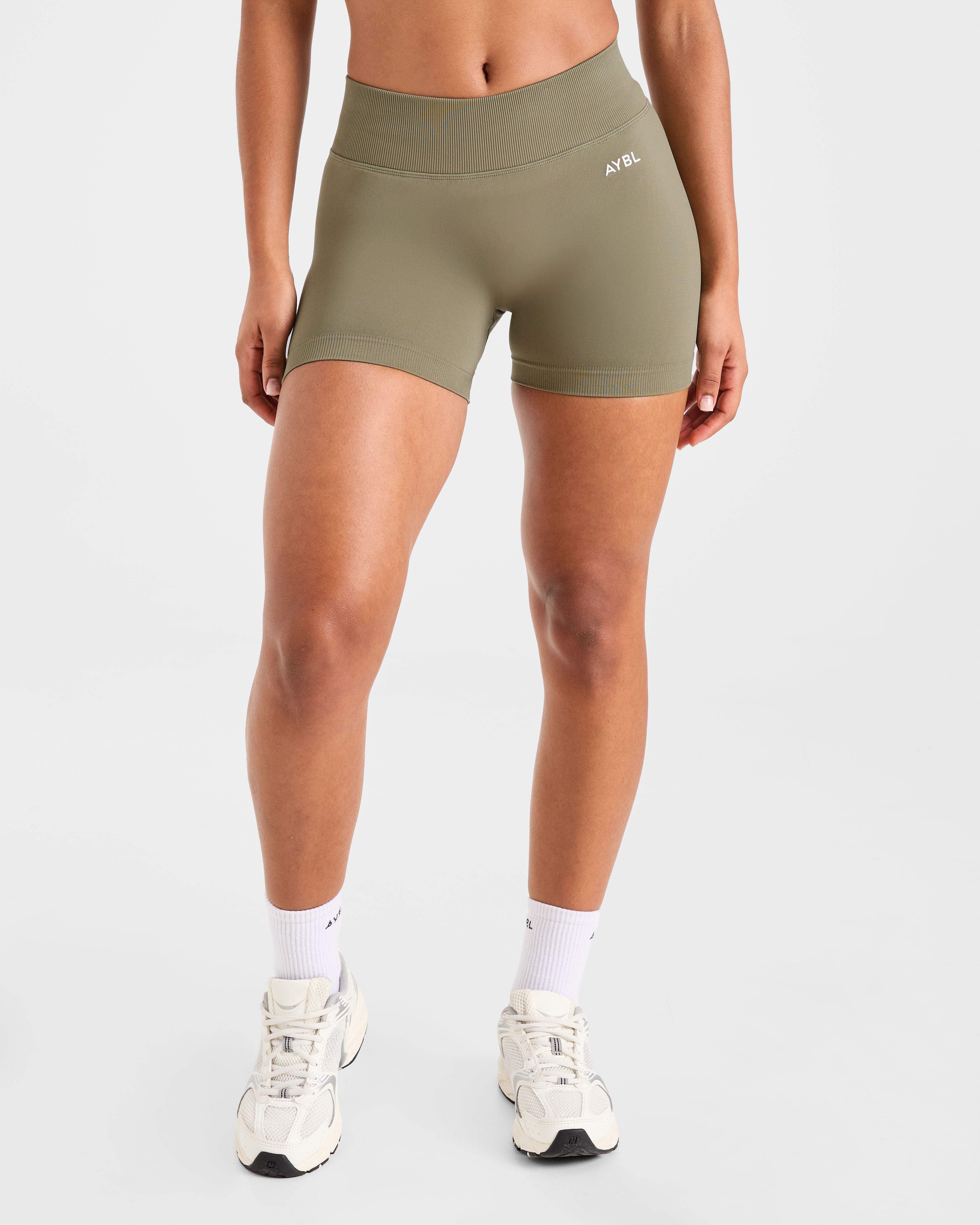 Adapt Seamless Shorts | 4,5" - Olive Mute
