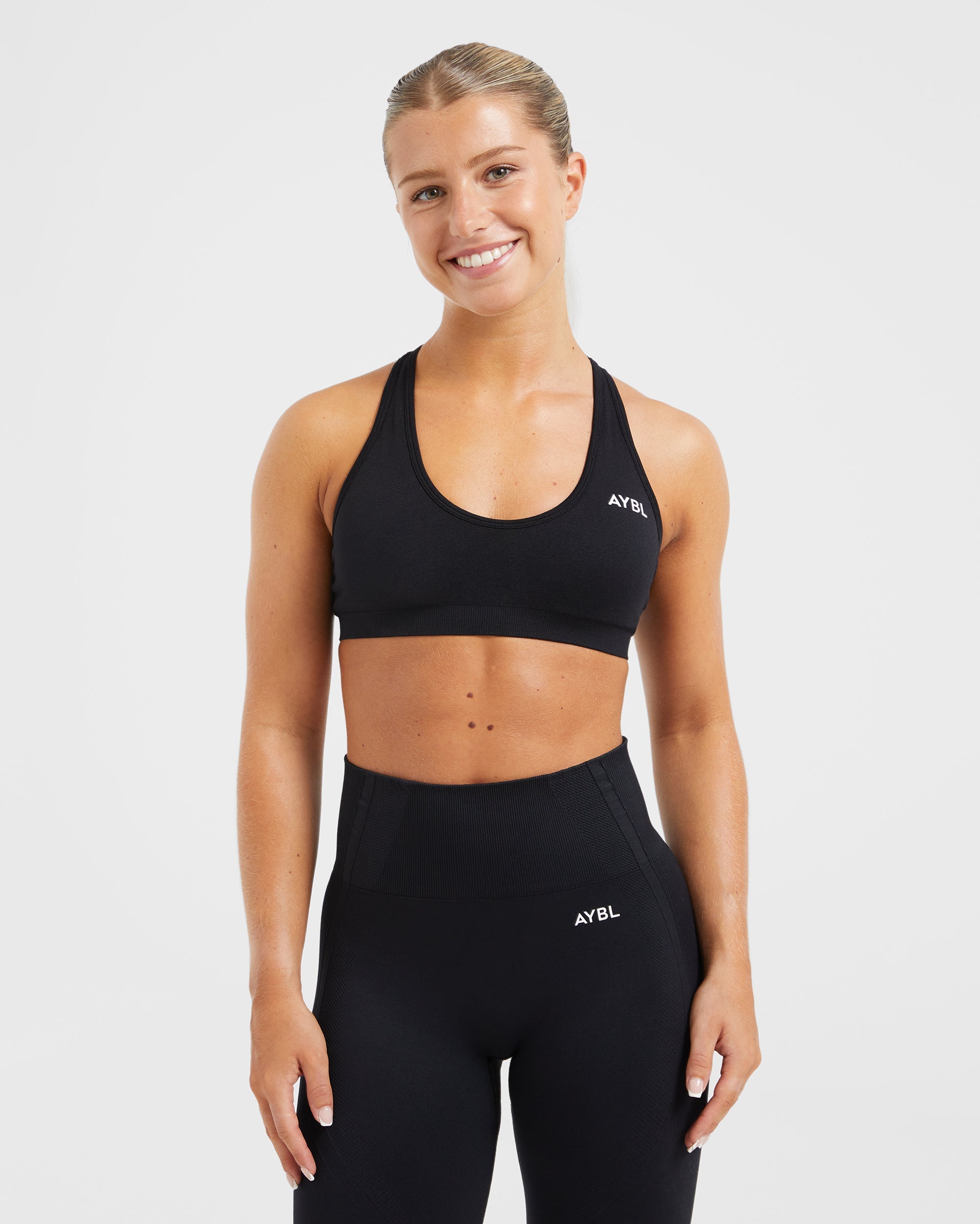 Sports Bra Racer Back Senza Cuciture Essenziale - Nero